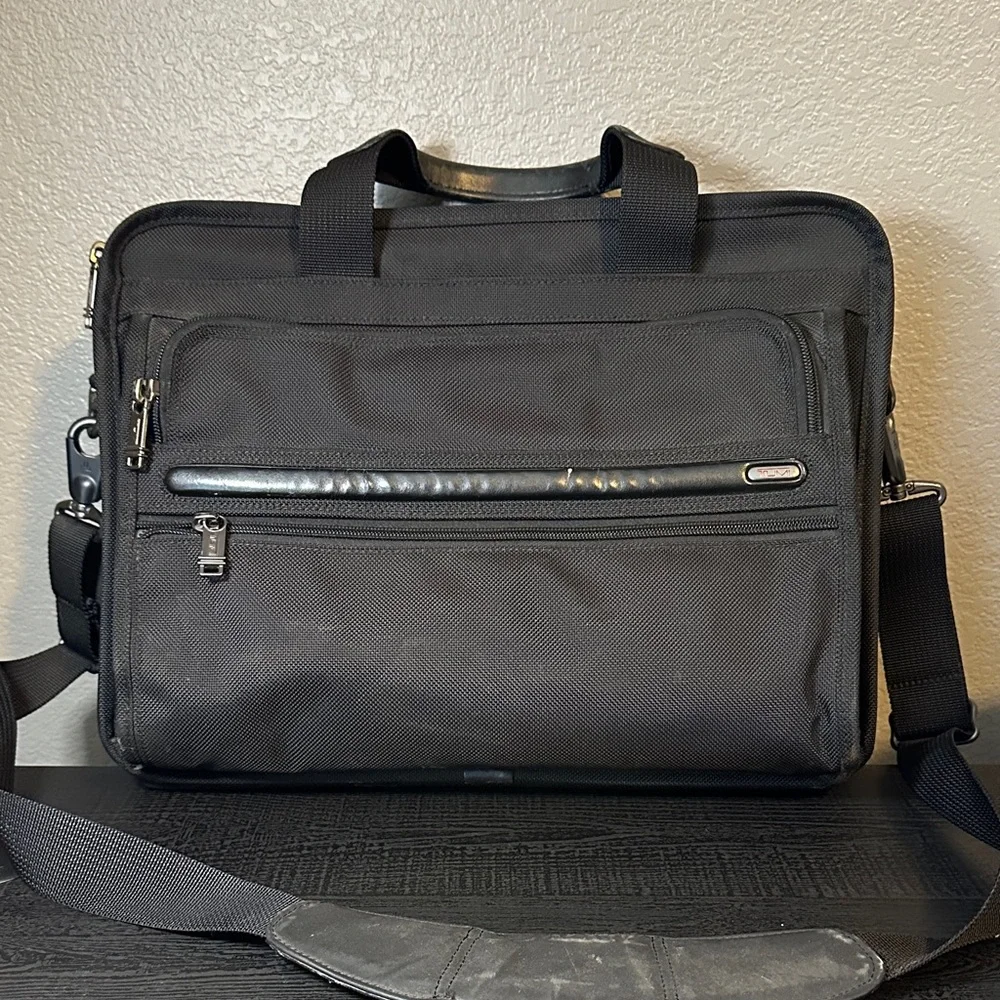 Tumi Alpha Black Ballistic Nylon Expandable Laptop Bag Leather Handles
